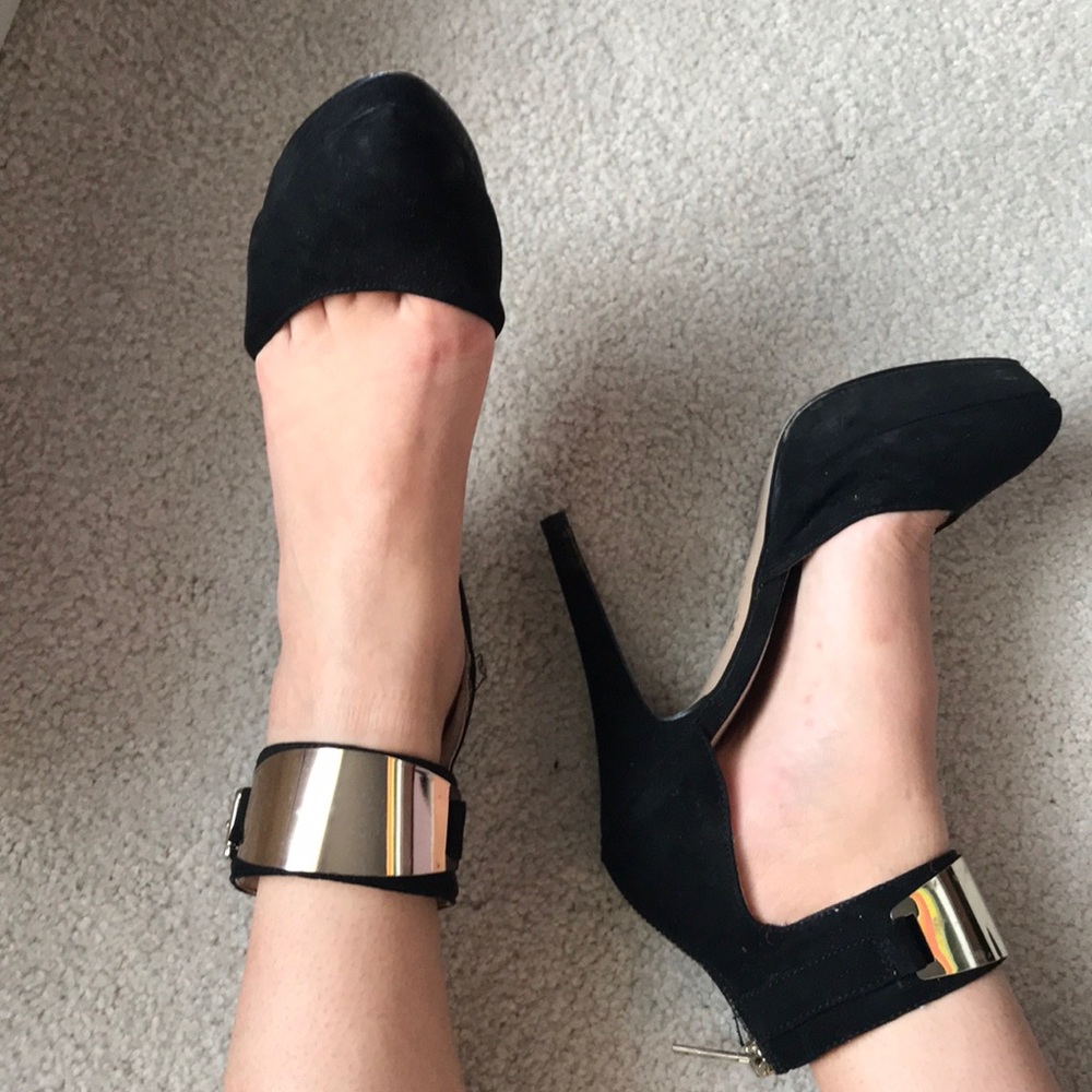 Aldo closed toe platform heels